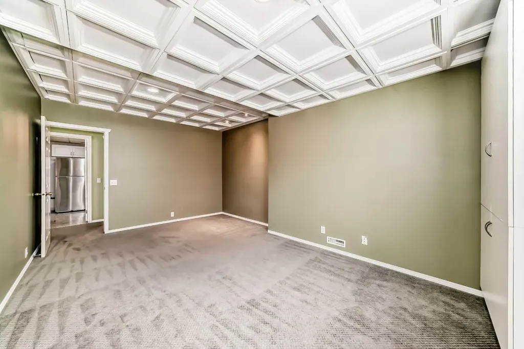 68 Scenic View Close NW Calgary AB T3L 1Z7