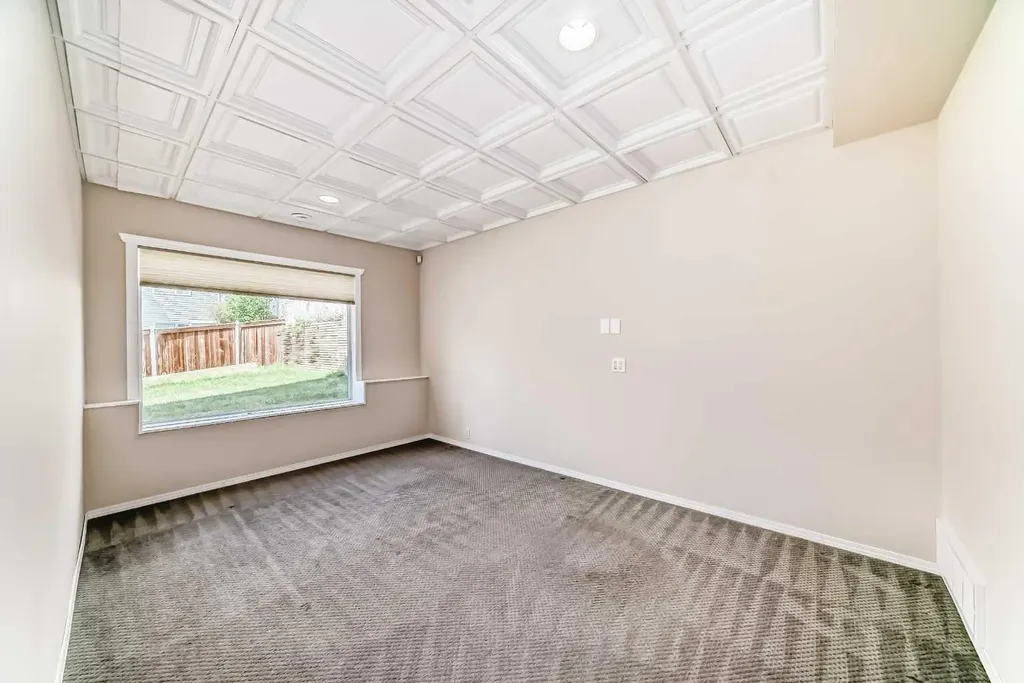 68 Scenic View Close NW Calgary AB T3L 1Z7