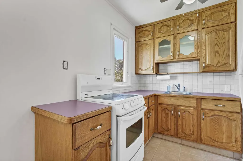 119 10 Street SW Medicine Hat AB T1A4R1