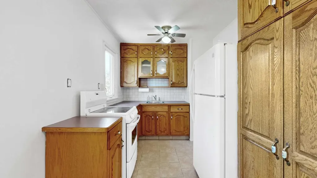 119 10 Street SW Medicine Hat AB T1A4R1