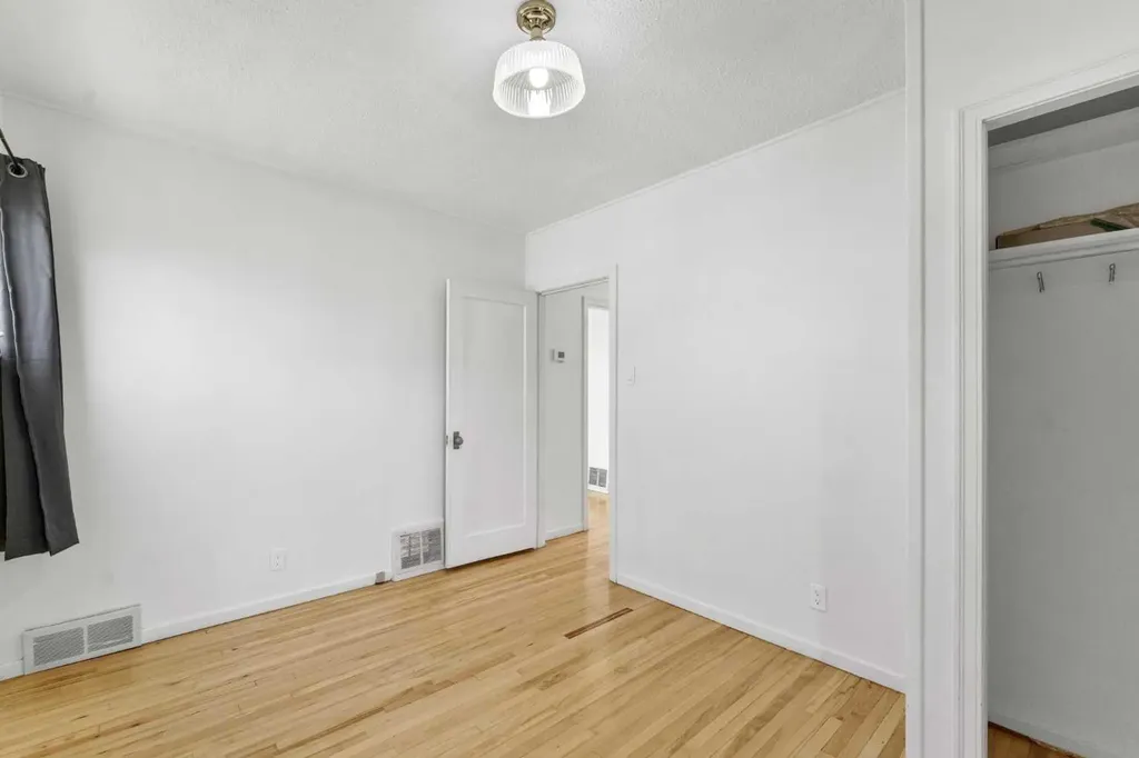 119 10 Street SW Medicine Hat AB T1A4R1