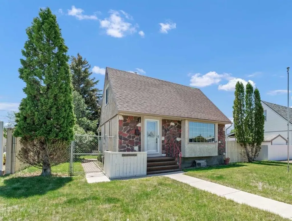 119 10 Street SW Medicine Hat AB T1A4R1