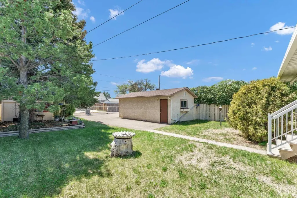 119 10 Street SW Medicine Hat AB T1A4R1
