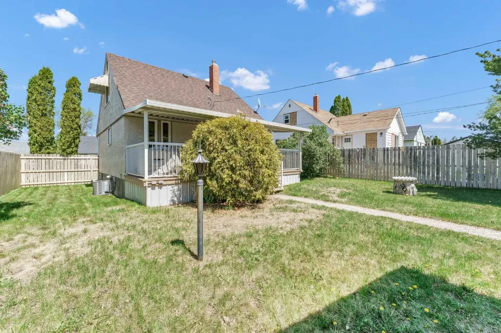 119 10 Street SW Medicine Hat AB T1A4R1