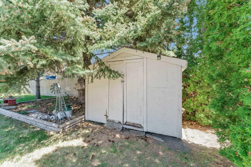 119 10 Street SW Medicine Hat AB T1A4R1