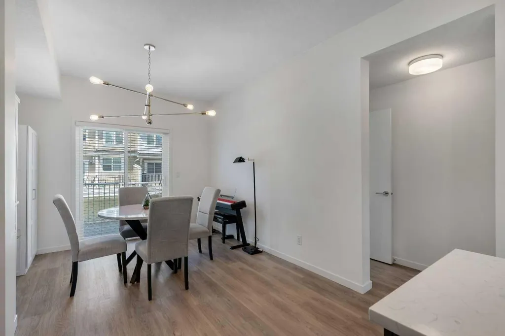 554 Copperstone Manor SE Calgary AB T2Z 5G5