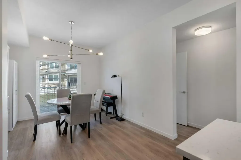 554 Copperstone Manor SE Calgary AB T2Z 5G5