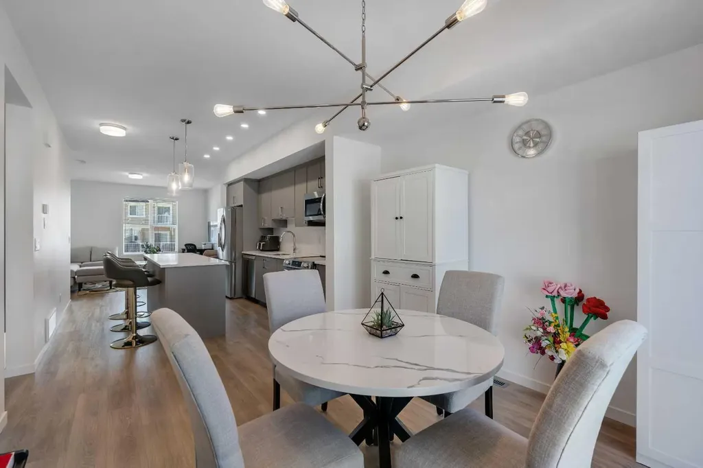 554 Copperstone Manor SE Calgary AB T2Z 5G5