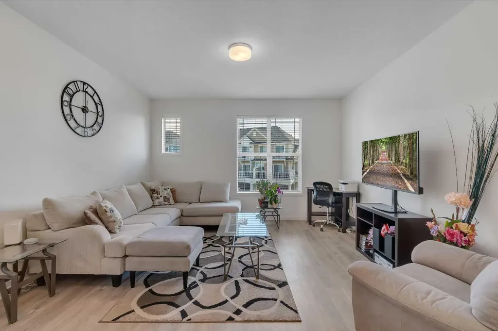554 Copperstone Manor SE Calgary AB T2Z 5G5