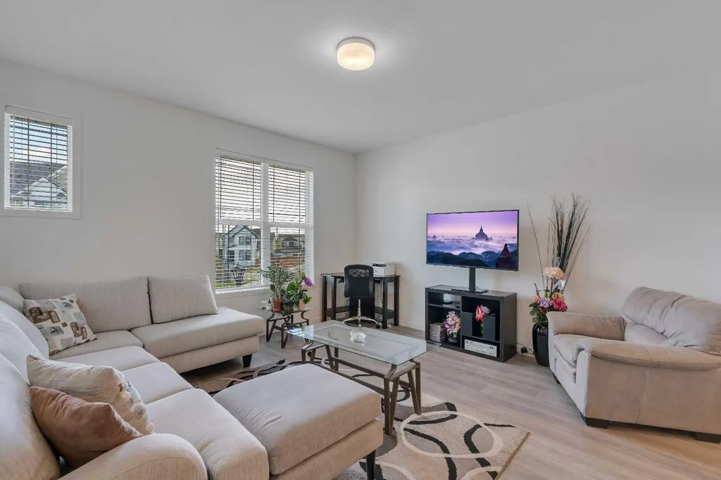 554 Copperstone Manor SE Calgary AB T2Z 5G5