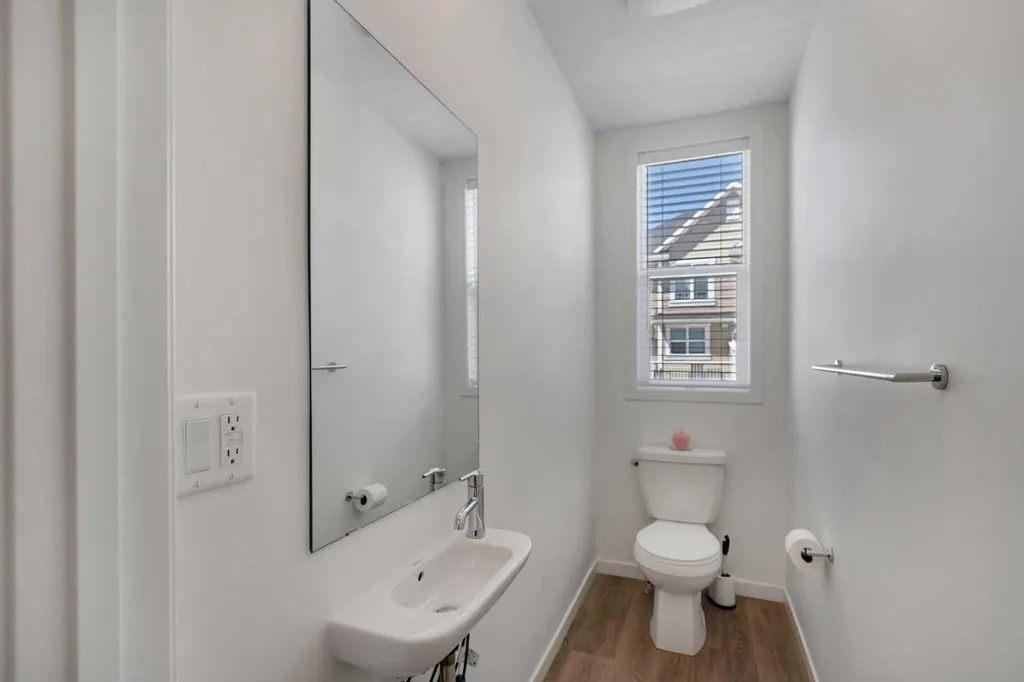 554 Copperstone Manor SE Calgary AB T2Z 5G5
