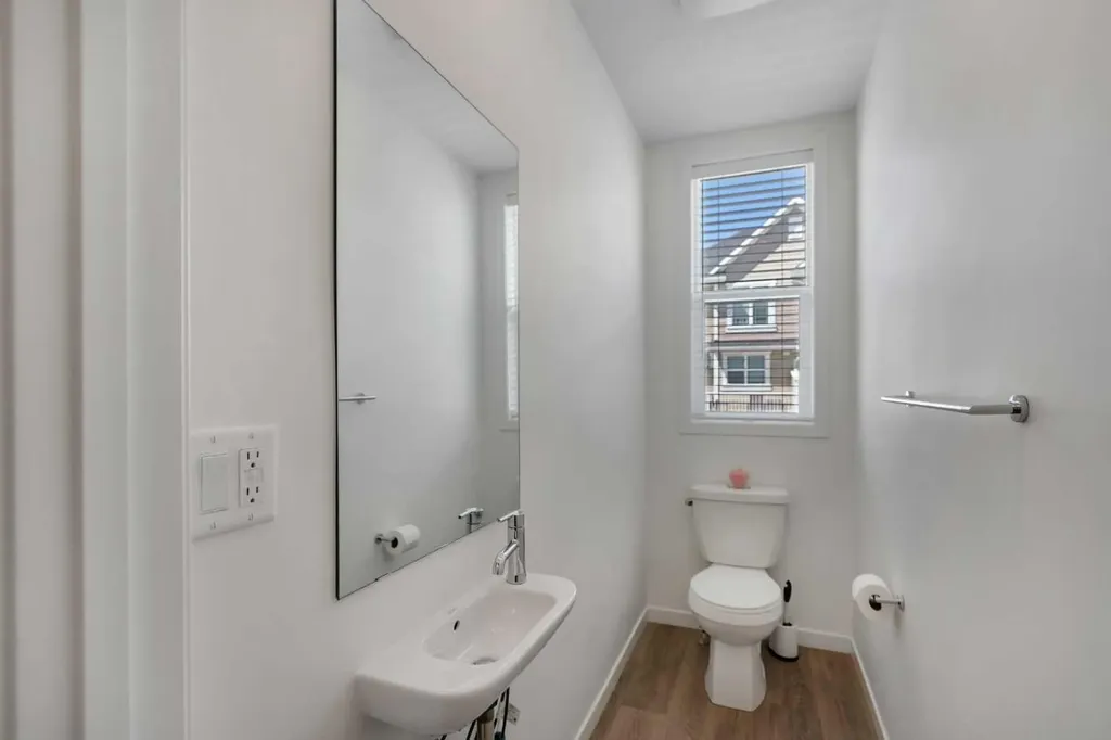 554 Copperstone Manor SE Calgary AB T2Z 5G5