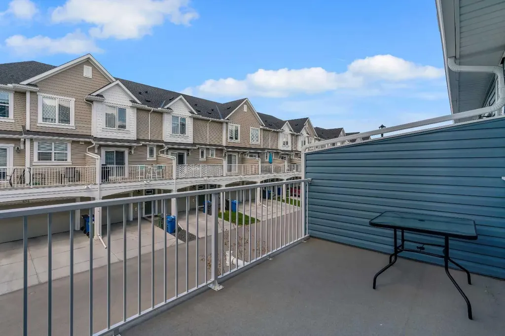 554 Copperstone Manor SE Calgary AB T2Z 5G5
