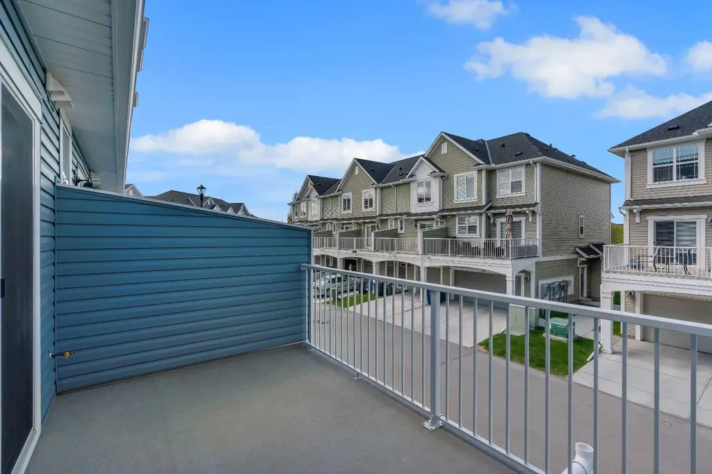 554 Copperstone Manor SE Calgary AB T2Z 5G5