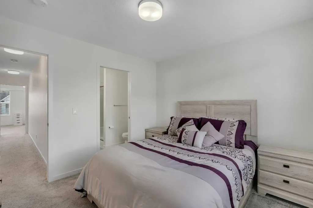 554 Copperstone Manor SE Calgary AB T2Z 5G5