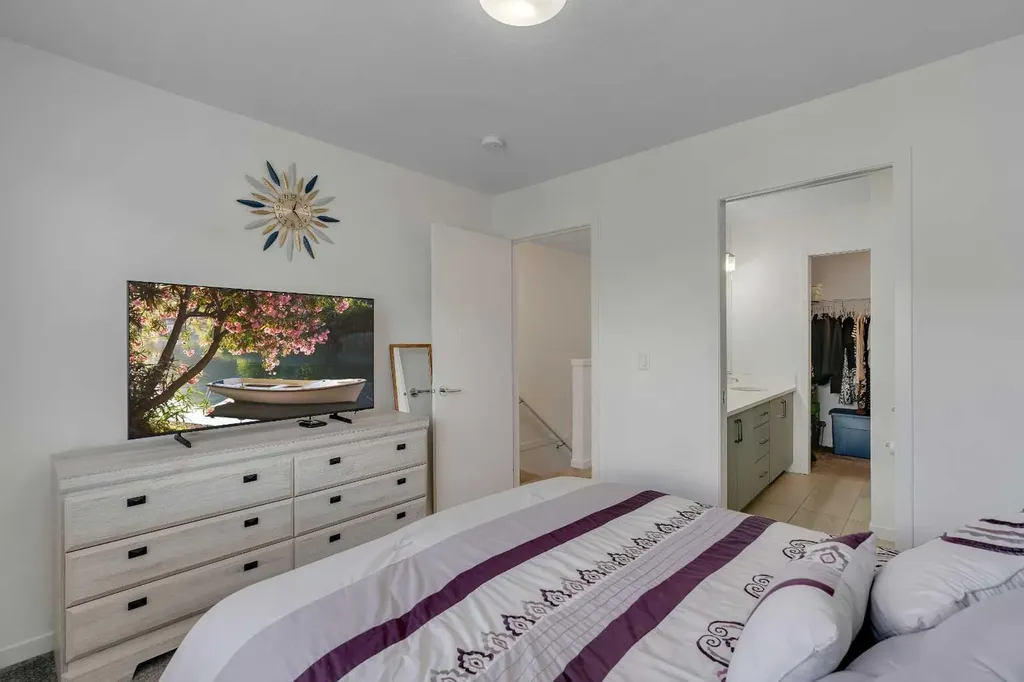 554 Copperstone Manor SE Calgary AB T2Z 5G5