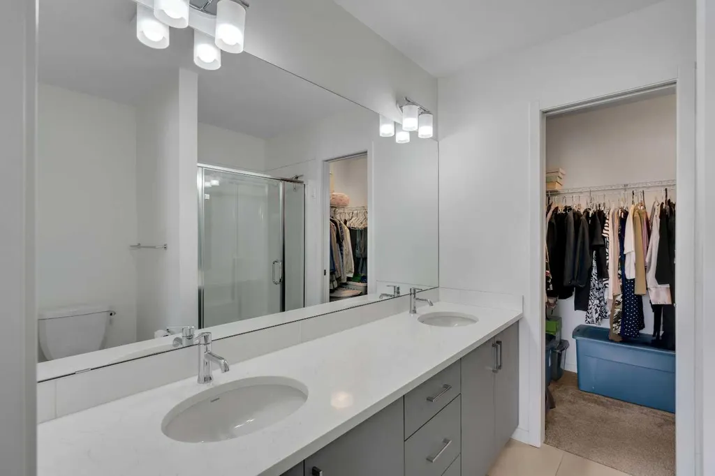 554 Copperstone Manor SE Calgary AB T2Z 5G5