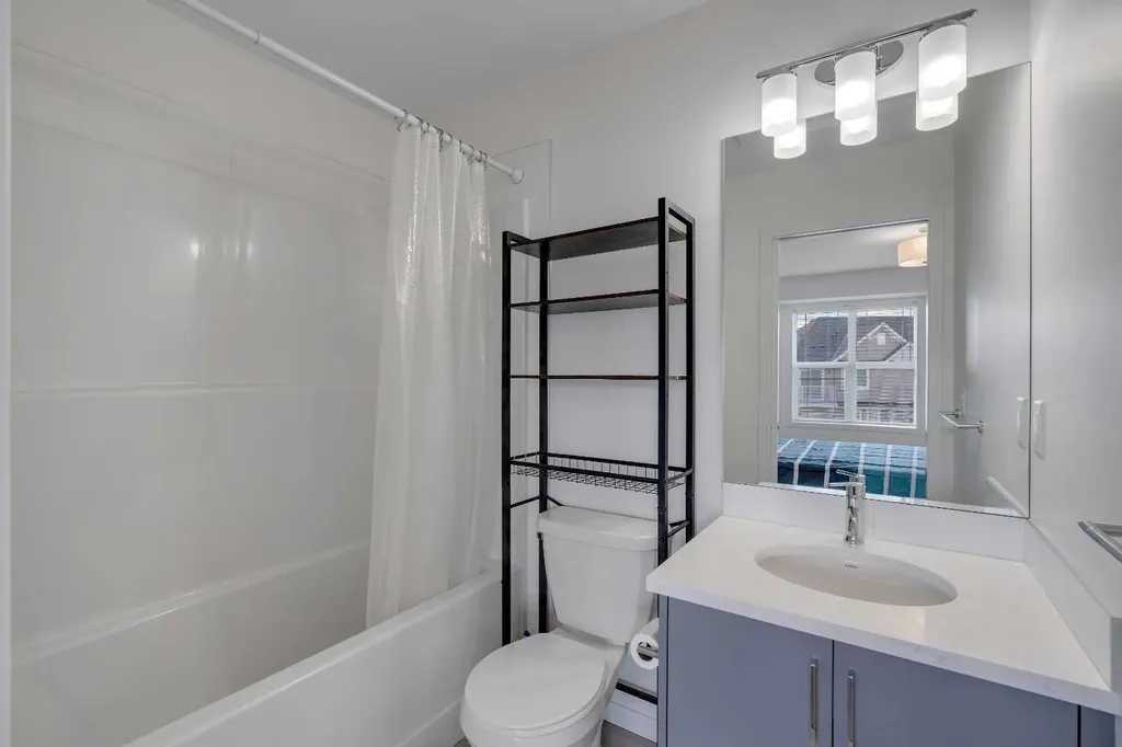 554 Copperstone Manor SE Calgary AB T2Z 5G5