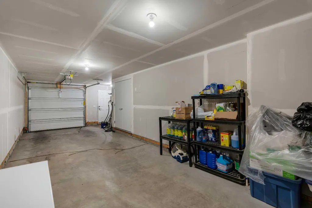 554 Copperstone Manor SE Calgary AB T2Z 5G5