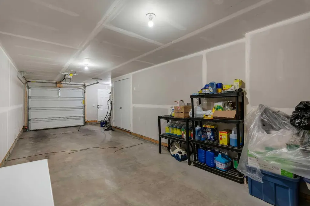554 Copperstone Manor SE Calgary AB T2Z 5G5