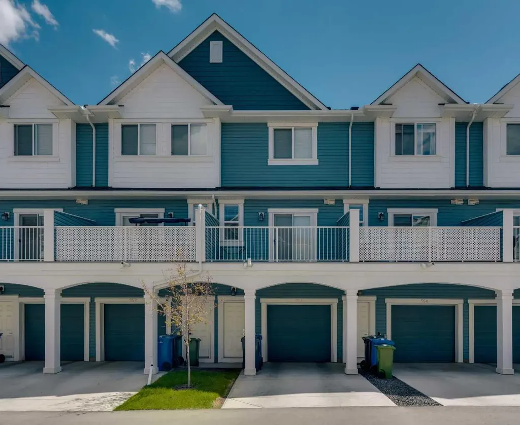 554 Copperstone Manor SE Calgary AB T2Z 5G5