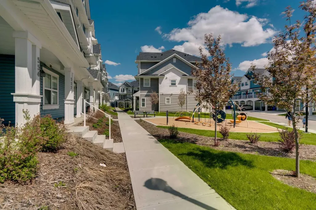 554 Copperstone Manor SE Calgary AB T2Z 5G5