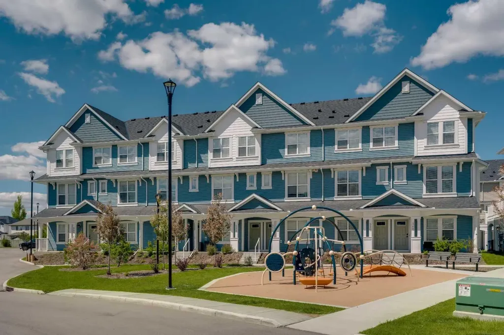 554 Copperstone Manor SE Calgary AB T2Z 5G5