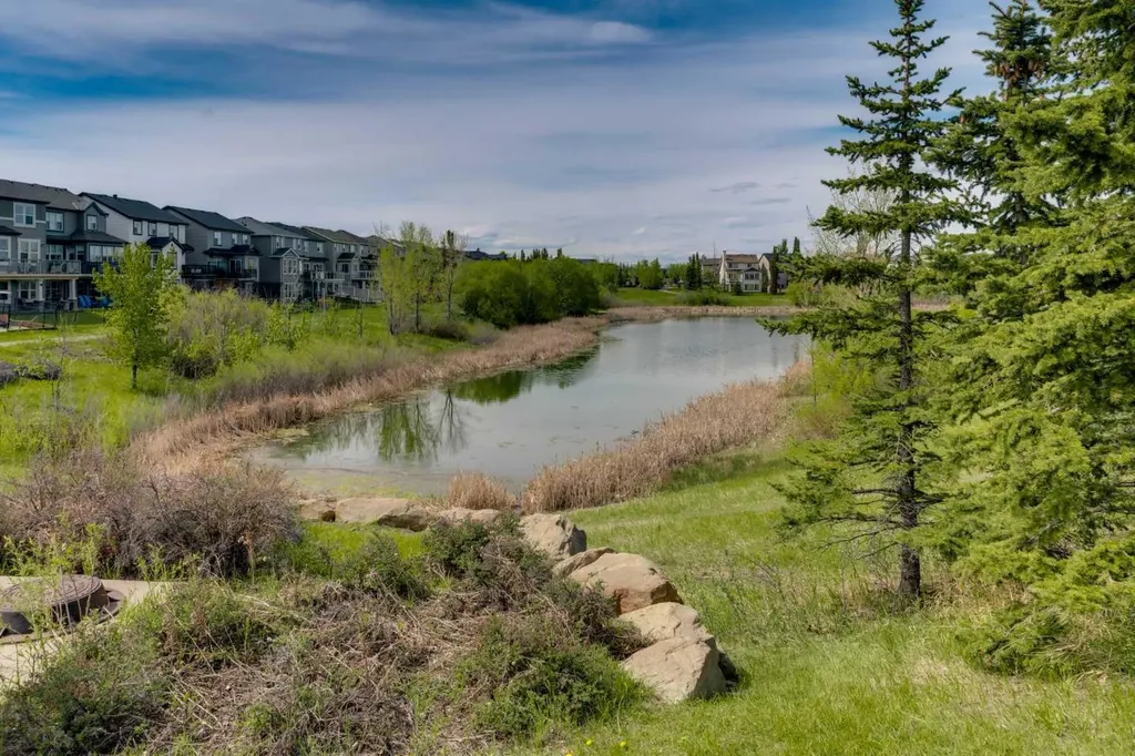 554 Copperstone Manor SE Calgary AB T2Z 5G5