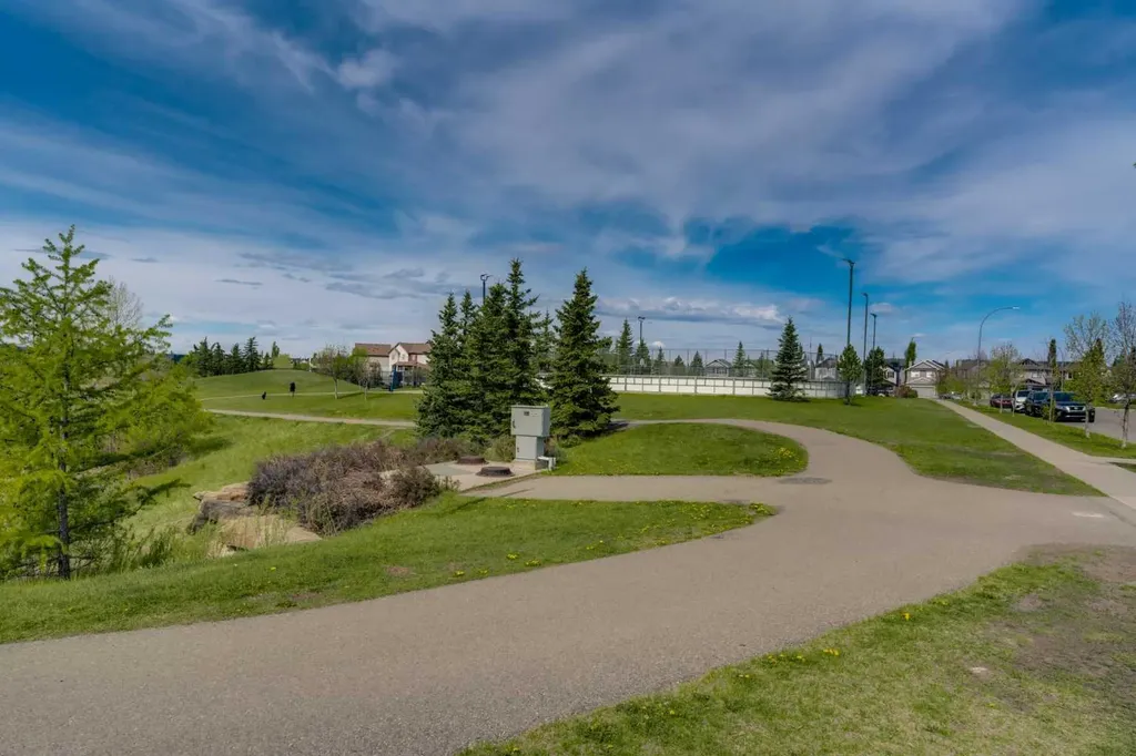 554 Copperstone Manor SE Calgary AB T2Z 5G5