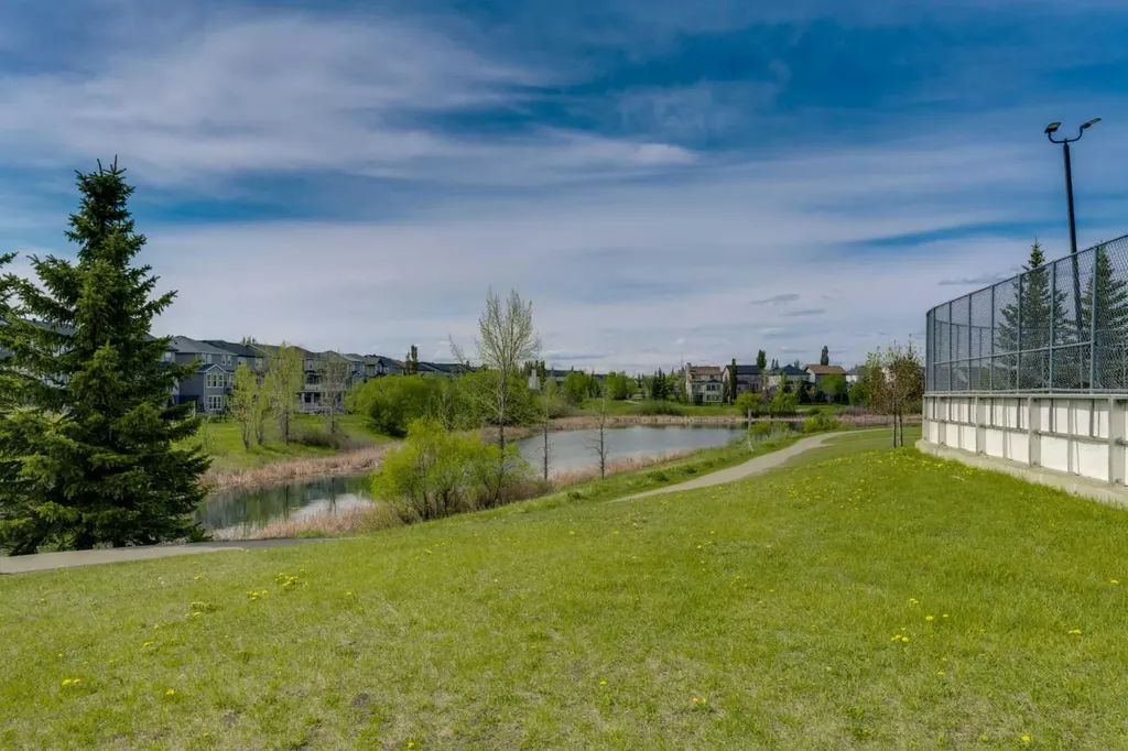 554 Copperstone Manor SE Calgary AB T2Z 5G5
