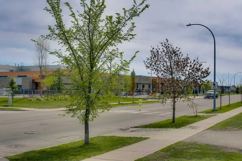 554 Copperstone Manor SE Calgary AB T2Z 5G5