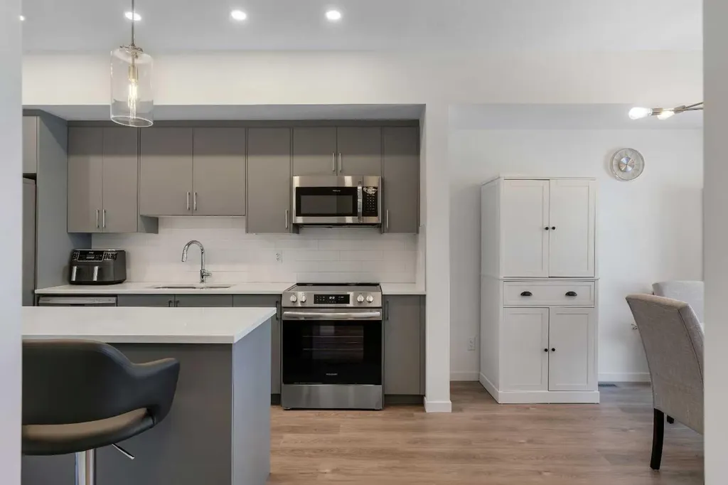 554 Copperstone Manor SE Calgary AB T2Z 5G5