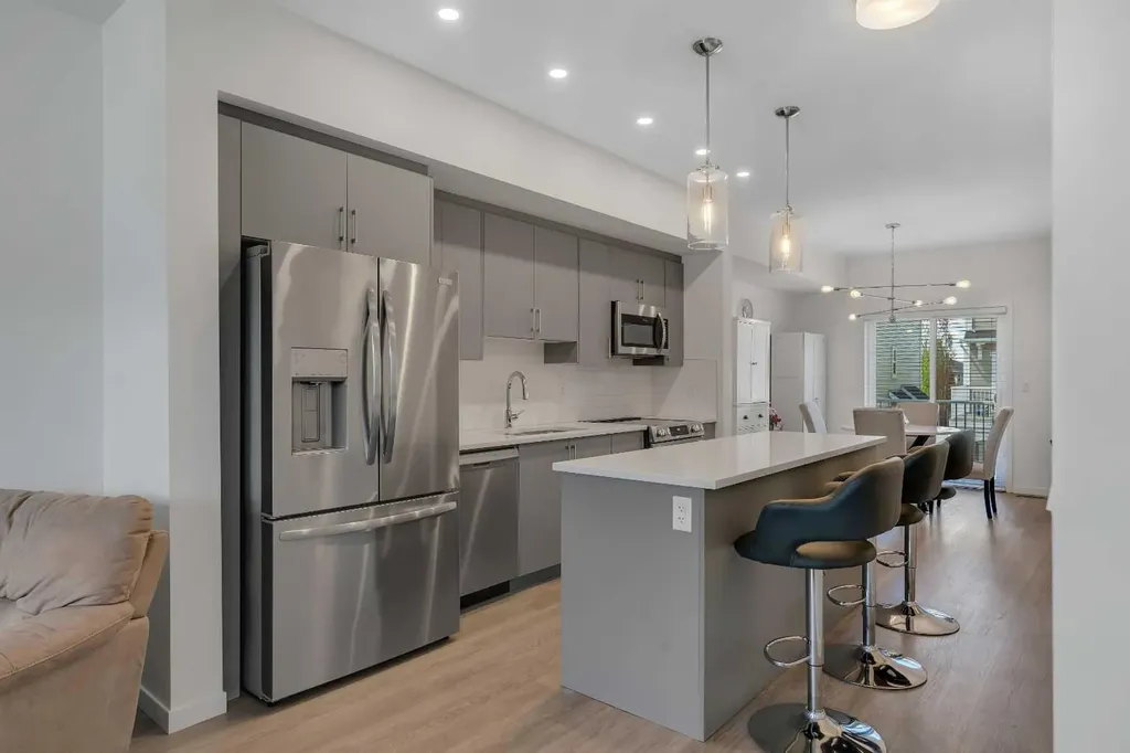 554 Copperstone Manor SE Calgary AB T2Z 5G5