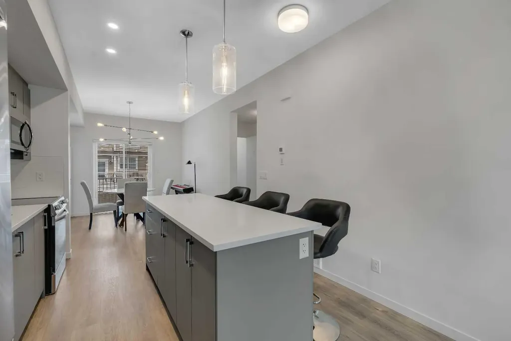 554 Copperstone Manor SE Calgary AB T2Z 5G5