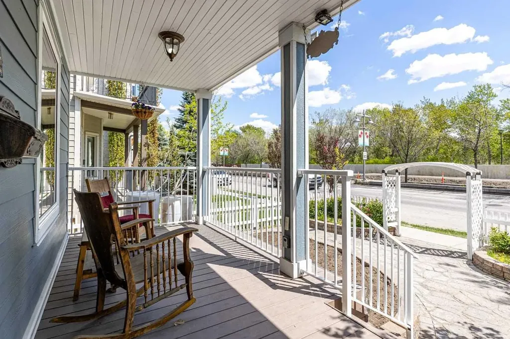 726 Memorial Drive NW Calgary AB T2N 3C7