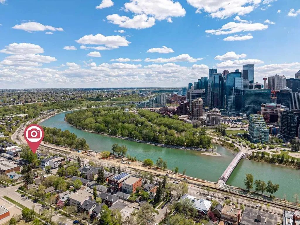726 Memorial Drive NW Calgary AB T2N 3C7