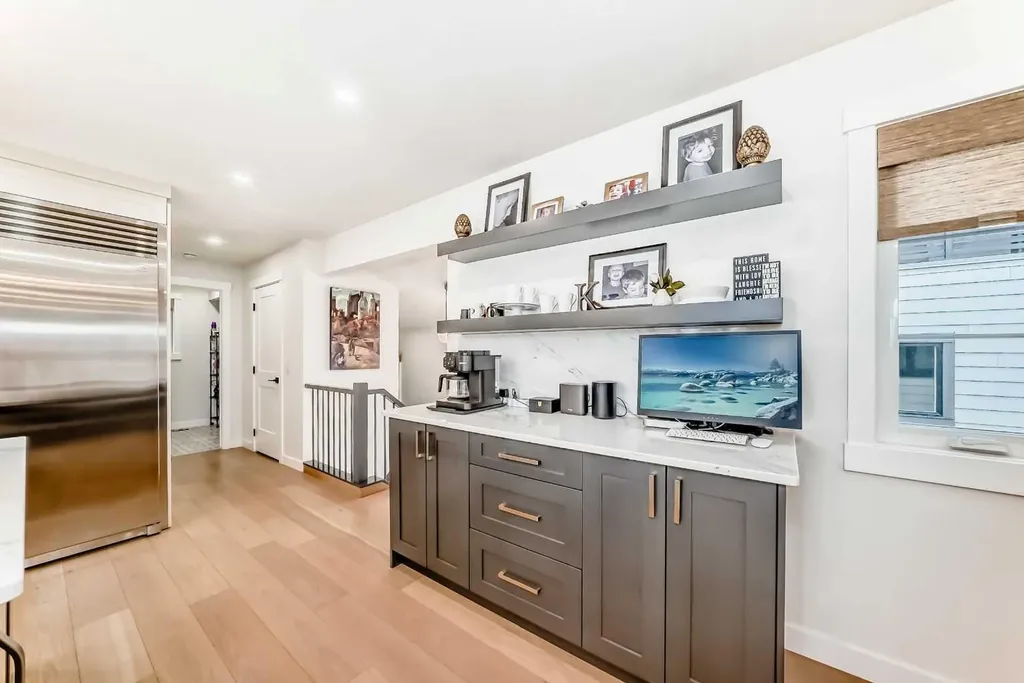 19 Mackay Drive SW Calgary AB T2V 2A3