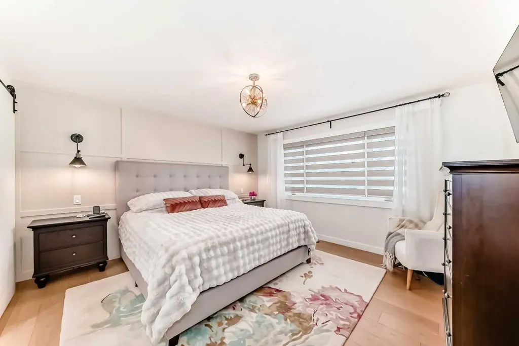 19 Mackay Drive SW Calgary AB T2V 2A3
