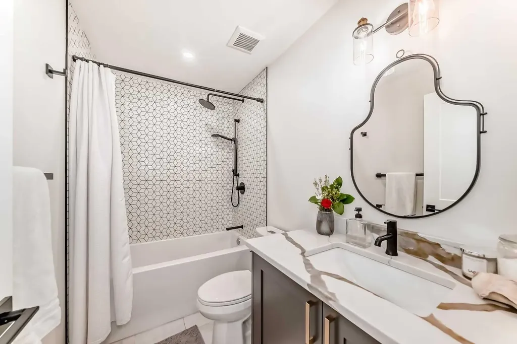 19 Mackay Drive SW Calgary AB T2V 2A3