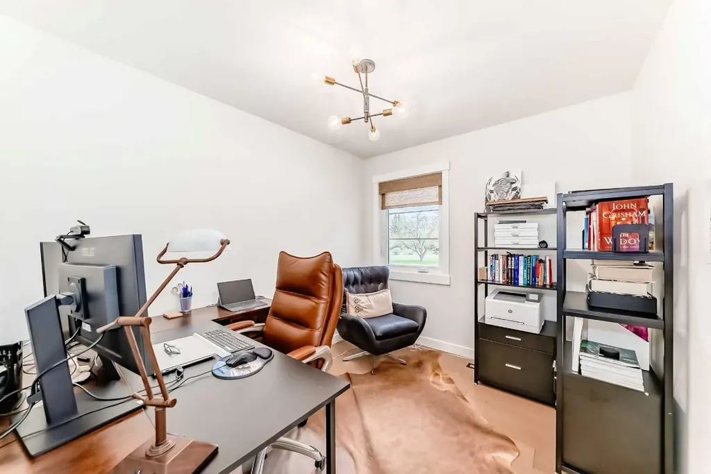 19 Mackay Drive SW Calgary AB T2V 2A3