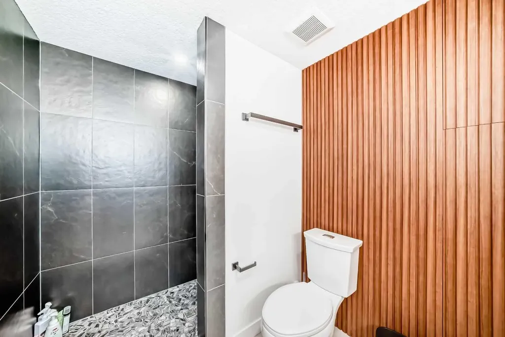 19 Mackay Drive SW Calgary AB T2V 2A3