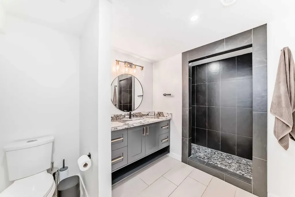 19 Mackay Drive SW Calgary AB T2V 2A3