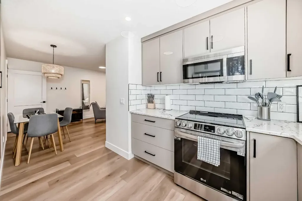 19 Mackay Drive SW Calgary AB T2V 2A3