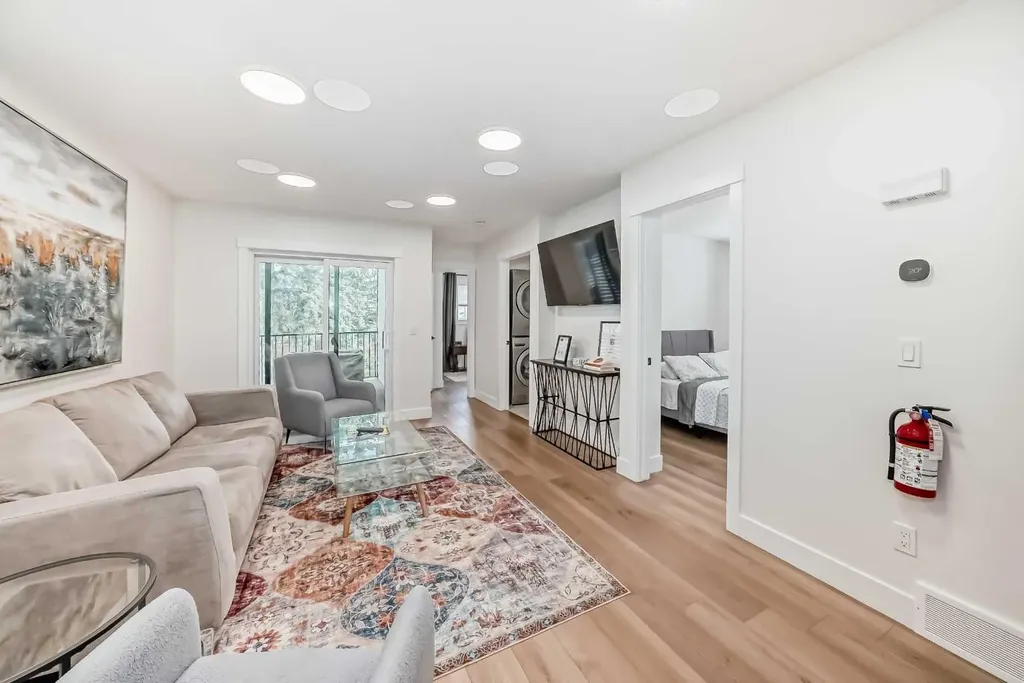 19 Mackay Drive SW Calgary AB T2V 2A3