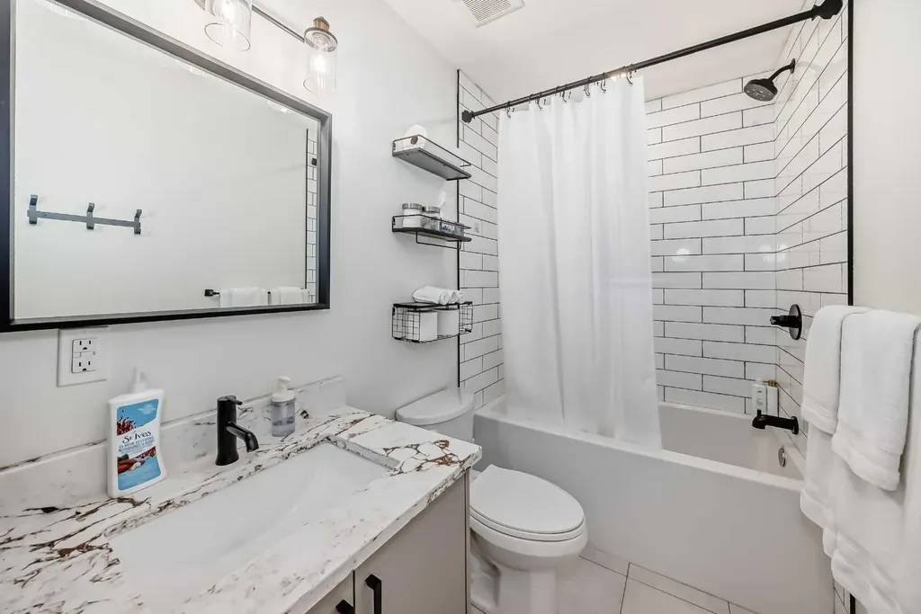 19 Mackay Drive SW Calgary AB T2V 2A3