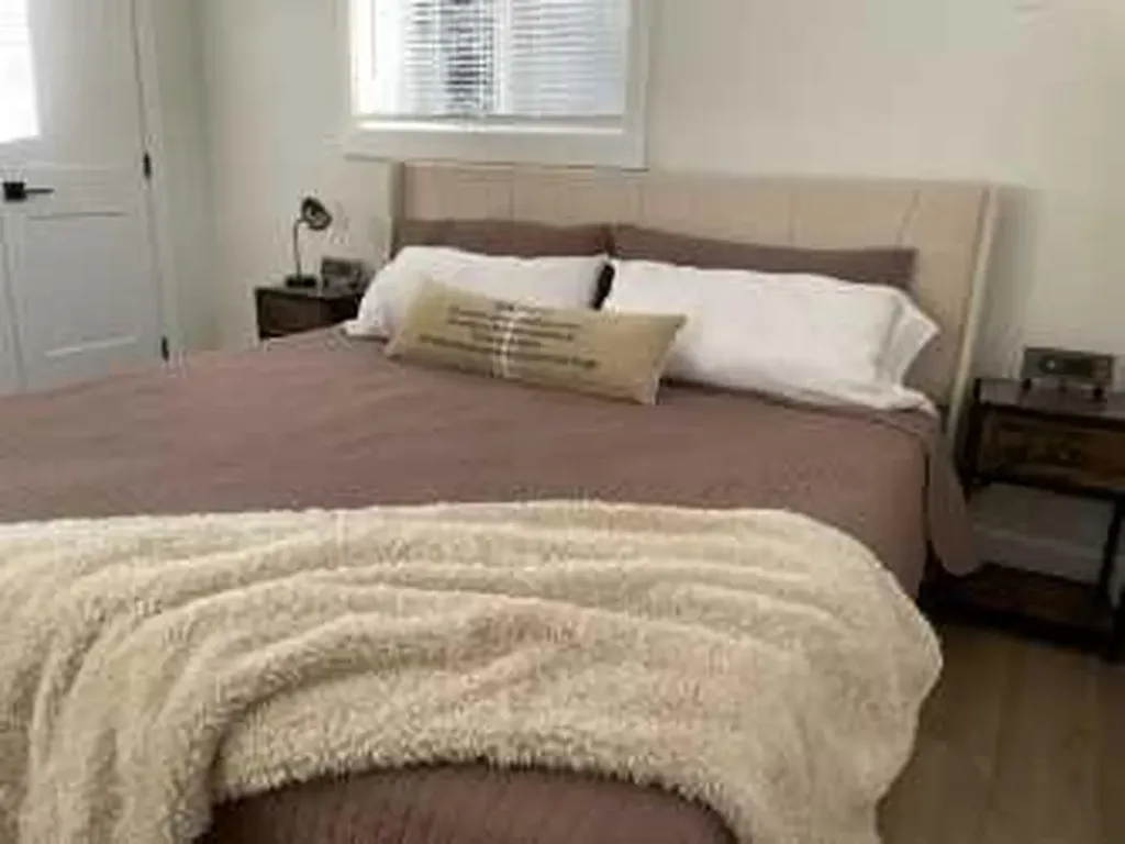 19 Mackay Drive SW Calgary AB T2V 2A3