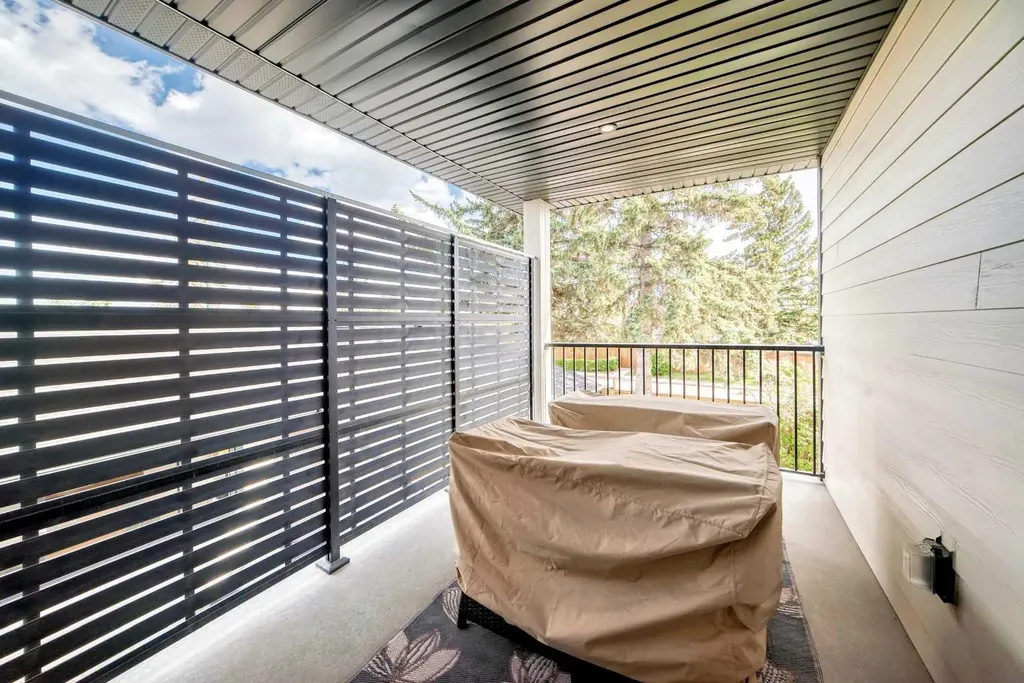 19 Mackay Drive SW Calgary AB T2V 2A3