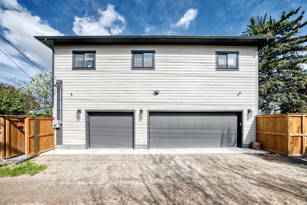 19 Mackay Drive SW Calgary AB T2V 2A3