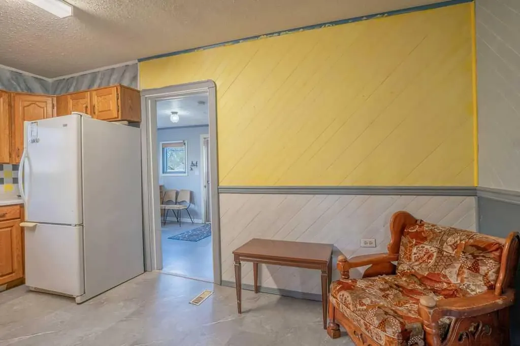 4716 52 Avenue Vermilion AB T9X 1S5