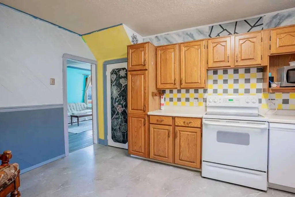 4716 52 Avenue Vermilion AB T9X 1S5